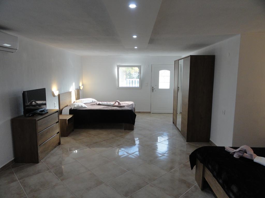 Delfini House Apartment Asproválta Luaran gambar