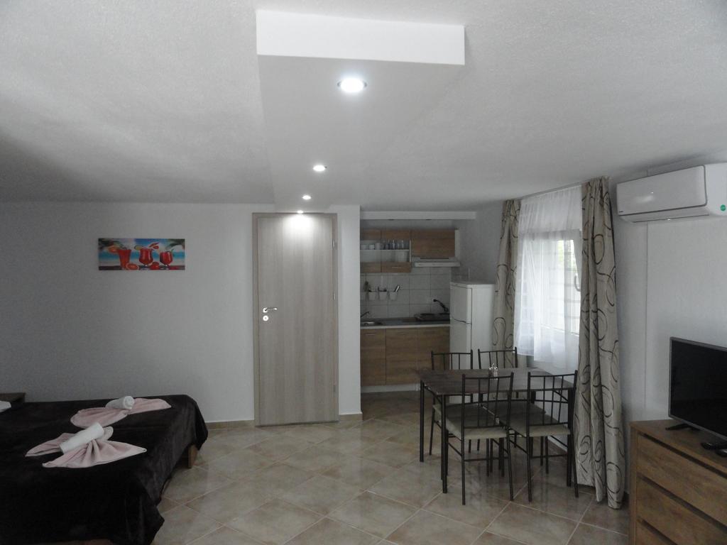 Delfini House Apartment Asproválta Luaran gambar